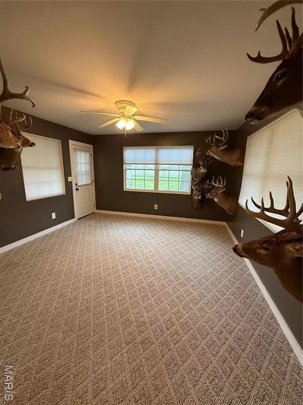 Bowling Green, MO 63334,15 W Bibb Dr