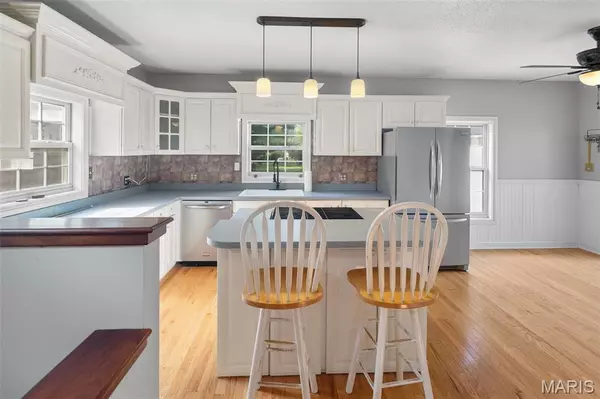 Troy, IL 62294,105 W Clay ST