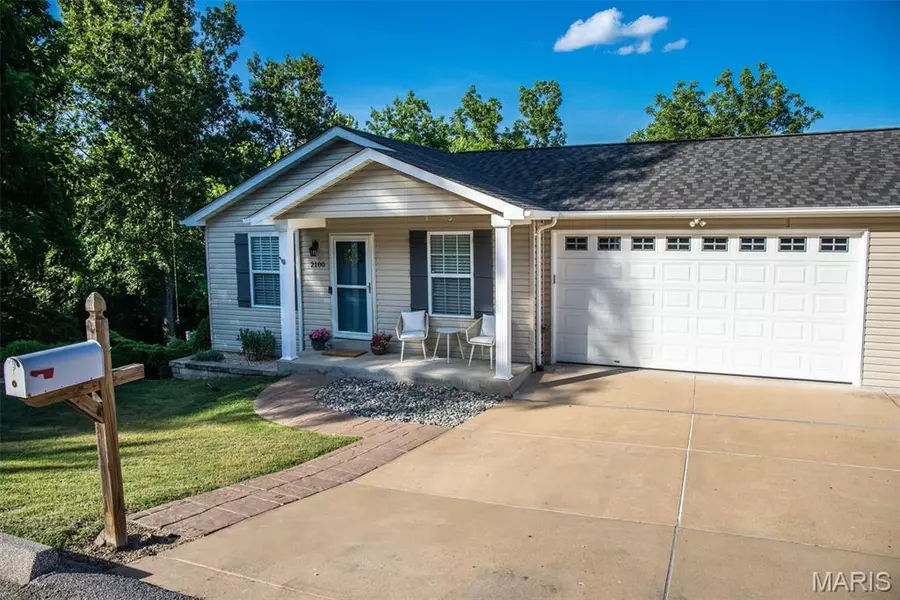 2100 Longview DR, Arnold, MO 63010