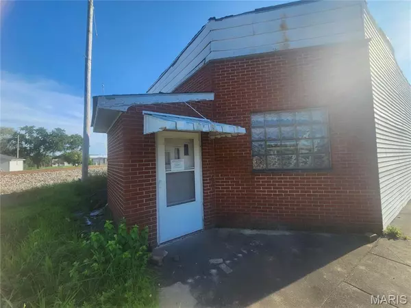 Staunton, IL 62088,701 S Maple ST