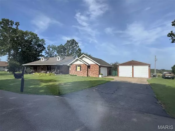 26737 Gene DR, Lebanon, MO 65536