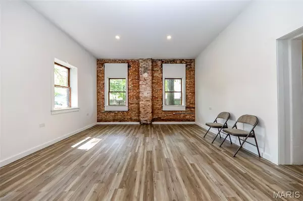 Staunton, IL 62088,319 N UNION ST