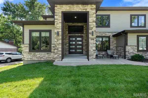 Olivette, MO 63132,713 Candlelight Lane LN