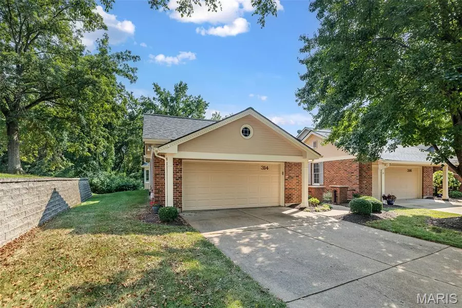 314 Valley Forge CT, Chesterfield, MO 63017