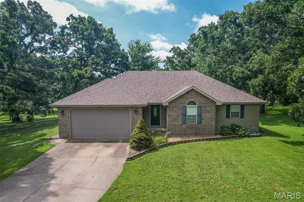 206 Raef RD, Lebanon, MO 65536