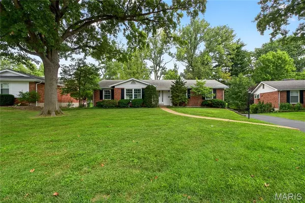 177 Wildwood Pkwy, Ballwin, MO 63011