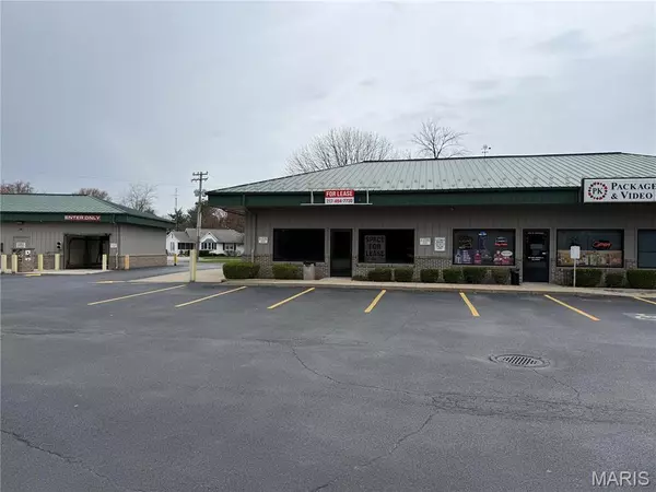 304 S O'Bannon #C, Raymond, IL 62560