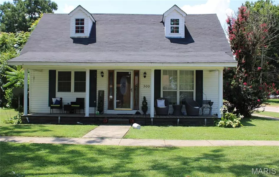 300 E 5th ST, Caruthersville, MO 63830