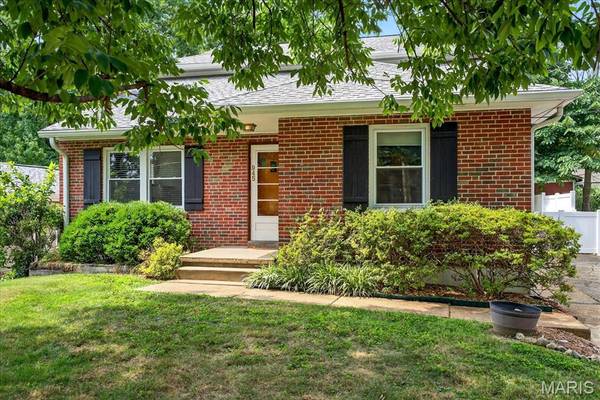 945 Liggett AVE, Crestwood, MO 63126