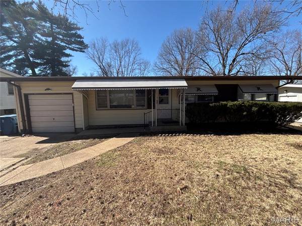 9319 Clarion DR, St Louis, MO 63136