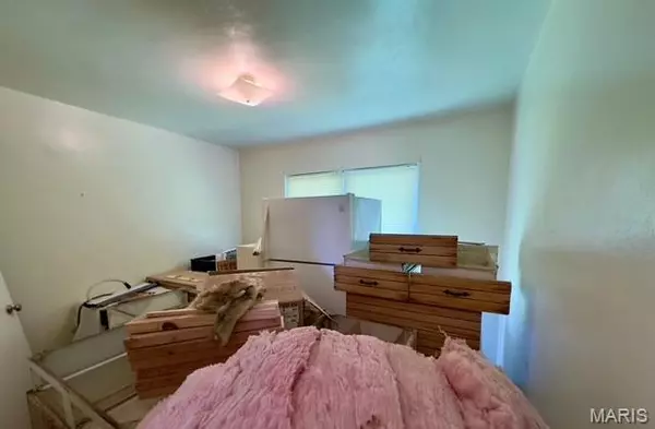 Ballwin, MO 63011,108 Maple LN