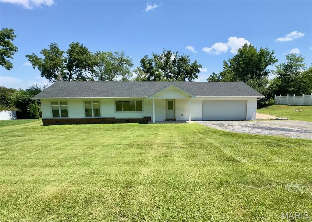Ballwin, MO 63011,108 Maple LN