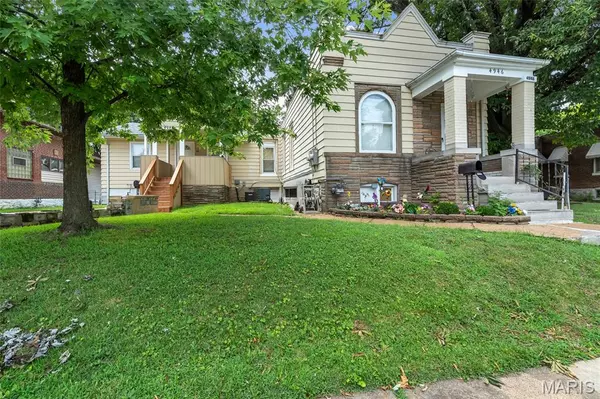 St Louis, MO 63123,4944-46 Hummelsheim AVE