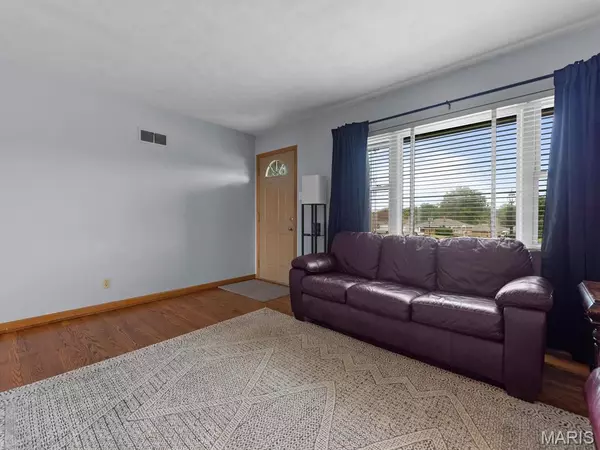 St Louis, MO 63129,700 Kaywood LN