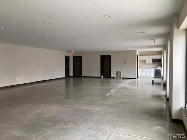 Columbia, IL 62236,115 E Whiteside ST