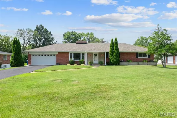 St Louis, MO 63128,10762 Leebur DR