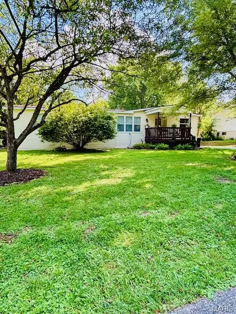 406 Puetz LN, Gray Summit, MO 63039