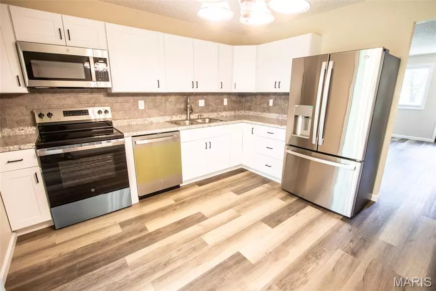 220 Suppiger LN #118, Highland, IL 62249