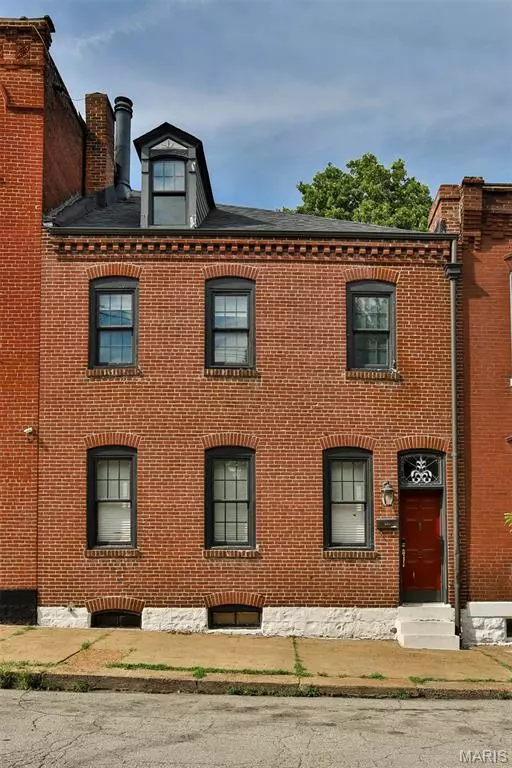 St Louis, MO 63104,823 Allen AVE