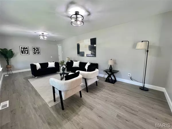 Black Jack, MO 63033,2 Silverbrook DR