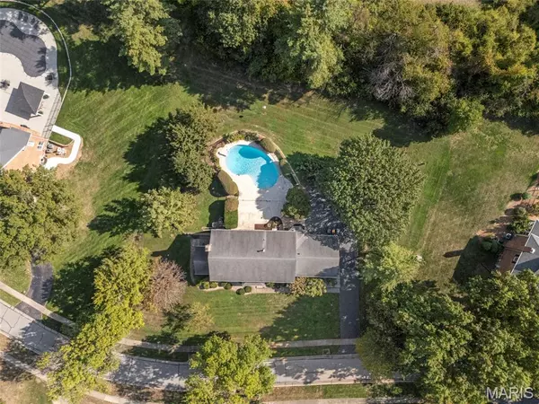 Town And Country, MO 63017,1126 Corrington CT