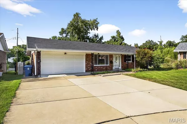 St Louis, MO 63123,9640 Casa Rosa DR
