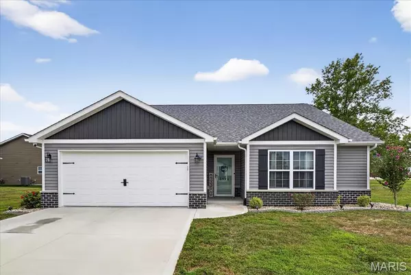 1524 Lexi LN, Mascoutah, IL 62258