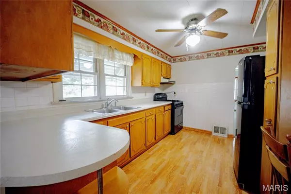 Wood River, IL 62095,527 Metzger AVE