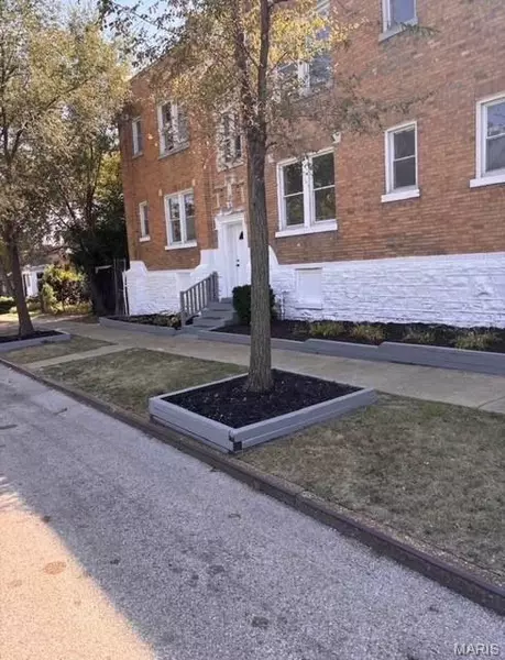 2742 Goodfellow BLVD, St Louis, MO 63112