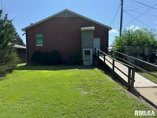 Centralia, IL 62801,114 Hickory ST