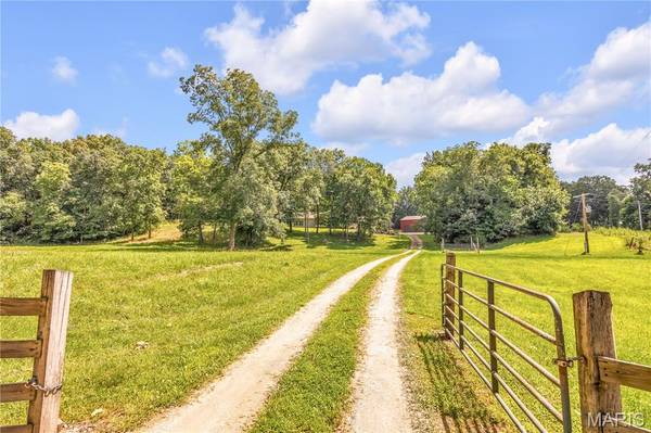 1843 Coles Creek RD, Hermann, MO 65041