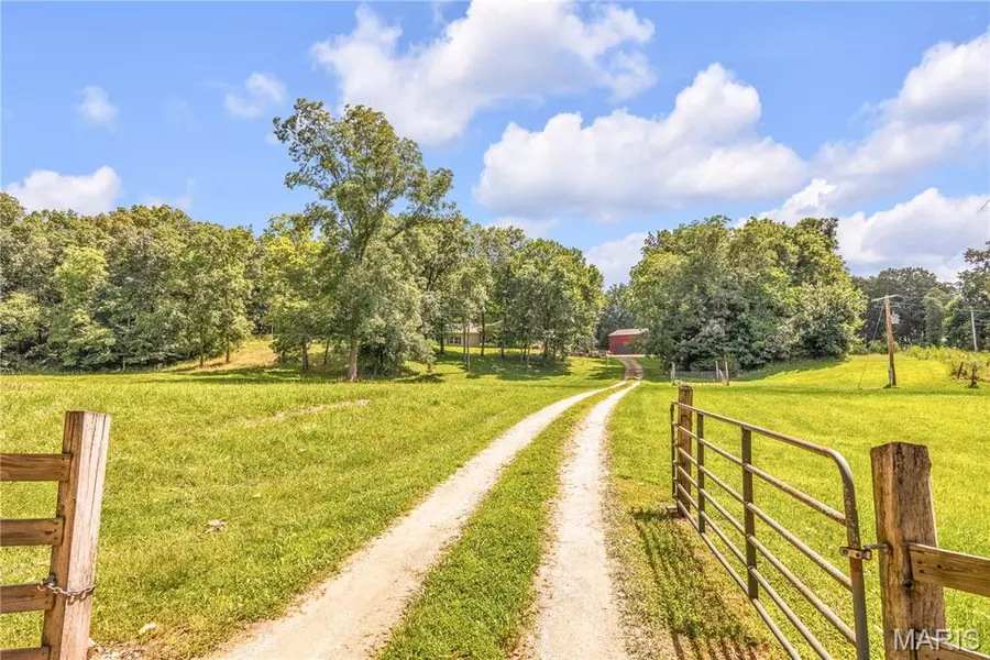 1843 Coles Creek RD, Hermann, MO 65041