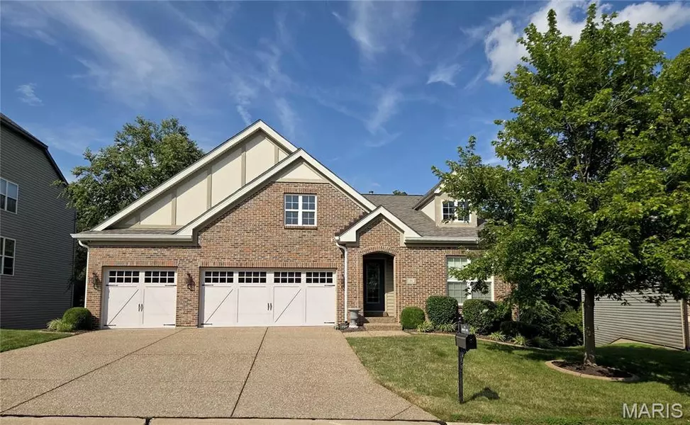 18 Burnside CT, St Charles, MO 63303