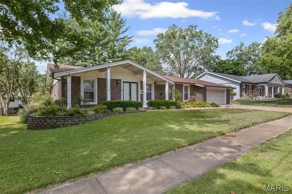 5361 Casa Royale DR, Unincorporated, MO 63129