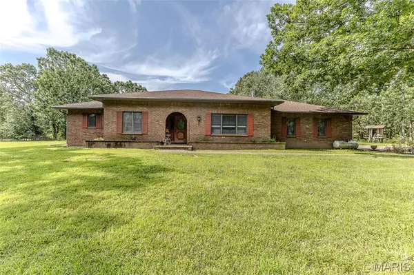 30672 Highway Bb, Lebanon, MO 65536