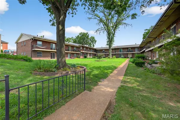 6911 Colonial Woods DR #7, Unincorporated, MO 63129