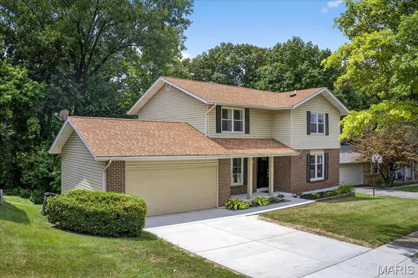 1163 Crested View DR, St Louis, MO 63146