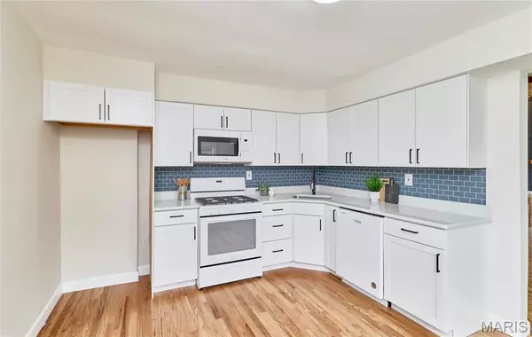 St Louis, MO 63131,11913 Lillian AVE
