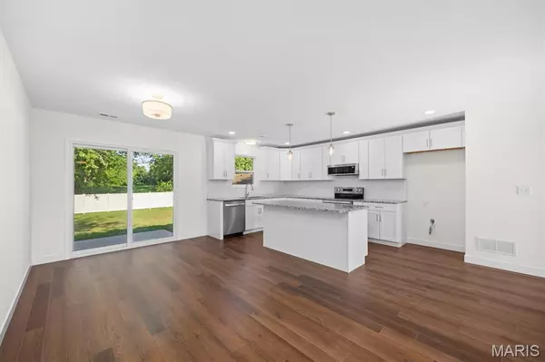 Godfrey, IL 62035,5707 Humbert RD