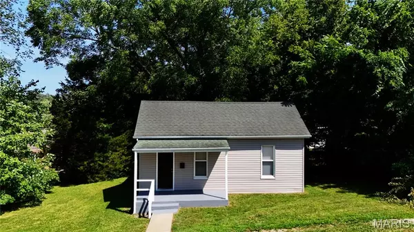 821 N 3rd ST, De Soto, MO 63020