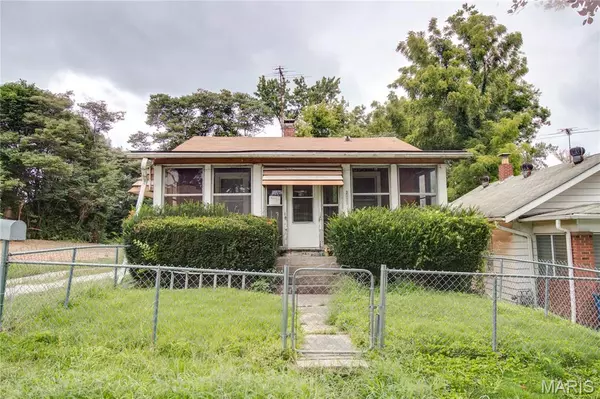 2822 Residence ST, Alton, IL 62002