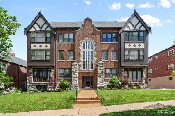Clayton, MO 63105,7521 Byron PL #3E