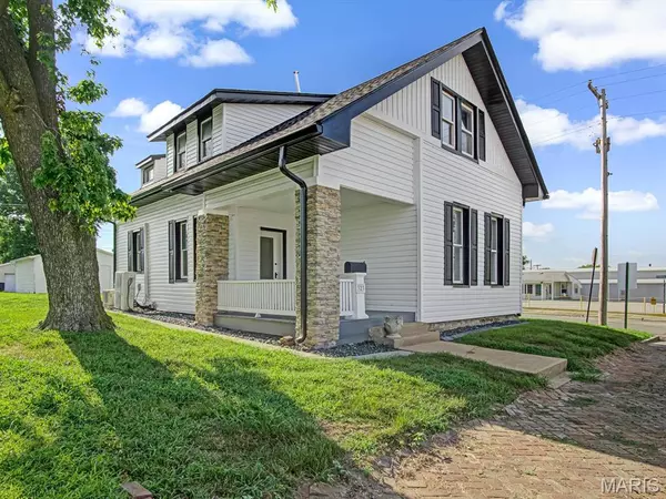323 N Main ST, Red Bud, IL 62278