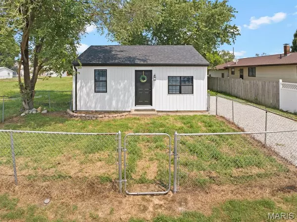1733 Wayne Lanter AVE, Madison, IL 62060