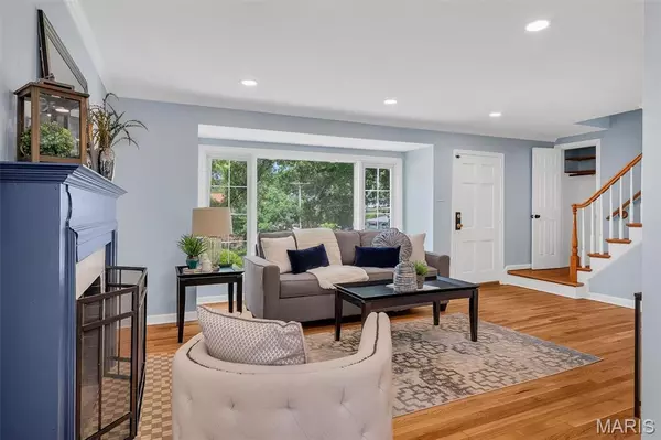 Crestwood, MO 63126,990 Grovena DR