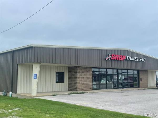 900 W Union AVE, Litchfield, IL 62056