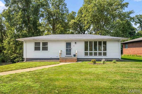 10 Twilight DR, Belleville, IL 62226