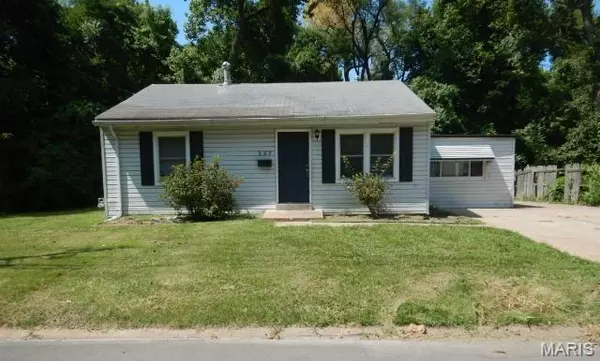 337 Wiegel DR, St Louis, MO 63135