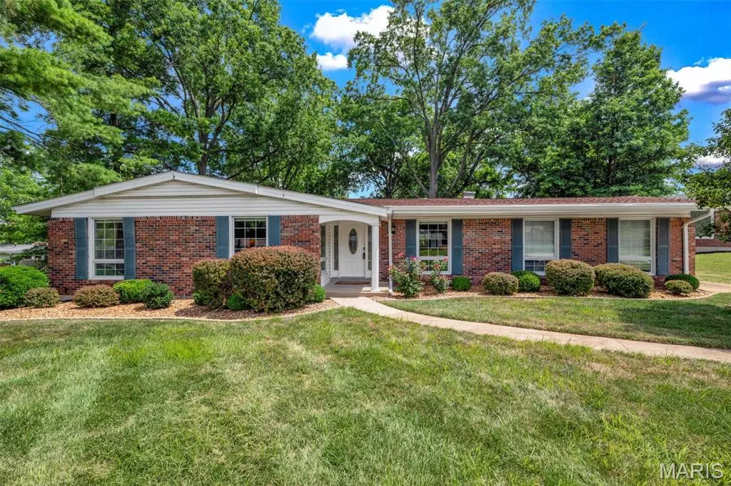 Ballwin, MO 63011,345 Norwood CIR