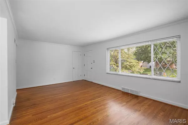 Webster Groves, MO 63119,142 W Rose AVE